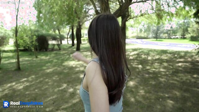 Blowjob in the park after romantic walk - Natalie Portman face swap