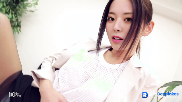 (유나 있지) beauty secretary seduced her ...
