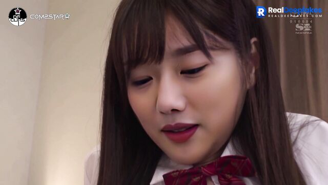 Fake schoolgirl Lee Na-eun (이나은) APRIL (에이프릴) first cunnilingus