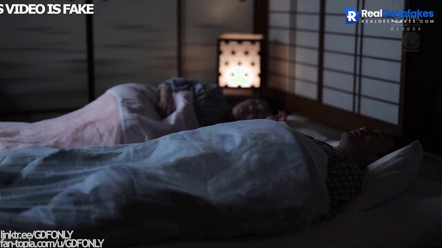 Hot cunnilingus at night - IU celebri...