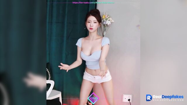 Rich bitch danced for a good money - Taeyeon face swap (태연 소녀시대)