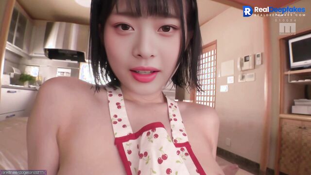 Cute housewife had fun at the kitchen - Hanni NewJeans ai (하니 딥페이크)